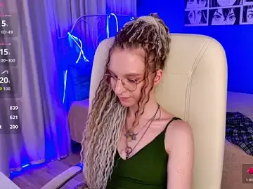 Stripchat Adult Webcam of VioletShine
