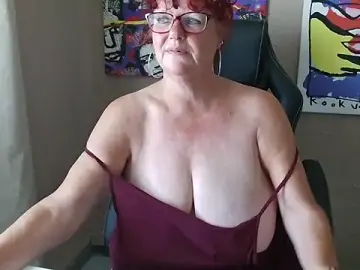 Stripchat Sex Cam of GrandJo69