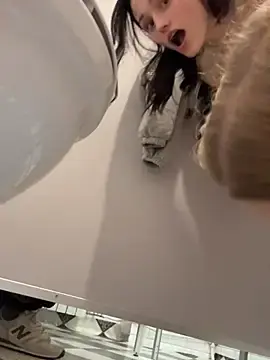 Stripchat Live Porn of kira_mia
