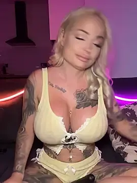 Stripchat Live Porn of shortybig_official