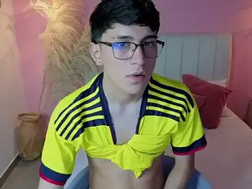 Stripchat Sex Cam of ryan_valentino