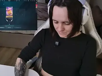 Stripchat Live Sex Cam of Luna_Loveee