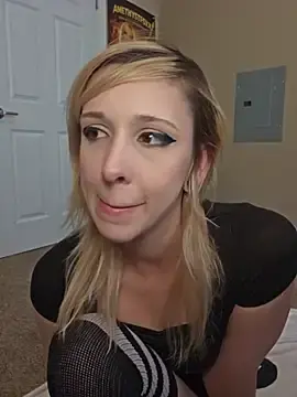 Stripchat Free Porn Cam of AmethystFoxx