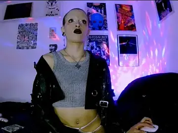Stripchat Sex Cam of plutonbluemooon333