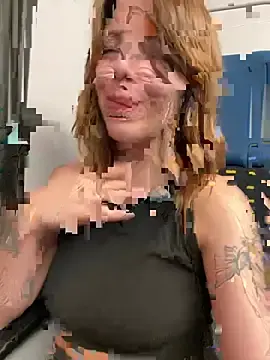 Stripchat Sex Cam of Mia_Railey