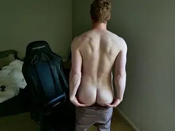 Stripchat Free Live Porn of BlueEyedTallGuy94