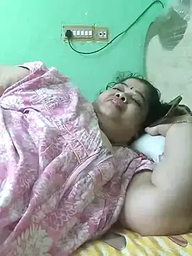 Stripchat Sex Cam of tamilthanushri