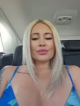 Stripchat Live Sex Cam of MILFBARBY