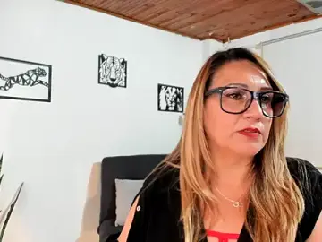 Stripchat Free Live Porn of yayita_mature