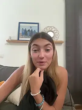 Stripchat Adult Webcam of camille_2007