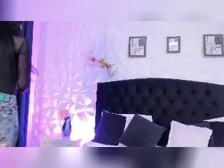 Xlovecam Live Sex Cam of SophieBeaumont