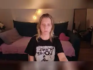 Xlovecam Adult Webcams of VikiCharm