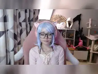 Xlovecam Free Porn Cam of PaulineBitah