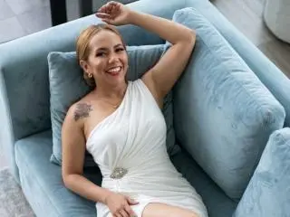 Xlovecam Live Sex of AmberDillucca
