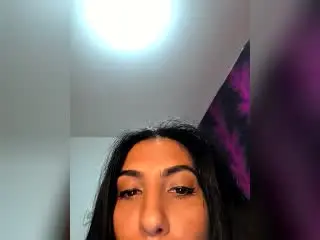 Xlovecam Free Porn Cam of BrunetteBabe69