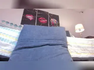 Xlovecam Live Sex Cam of Yiovana