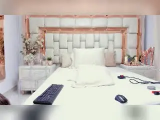Xlovecam Live Porn of KendraMiler