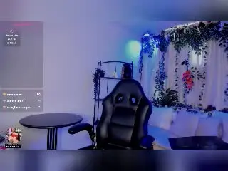Xlovecam Free Live Porn of KarolElegance
