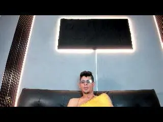 Xlovecam Live Sex Cam of SexSauvage69