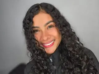 Xlovecam Free Live Porn of LuciaTolozaOne