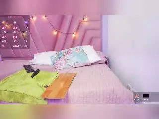 Xlovecam Live Porn of SkinnySamantha