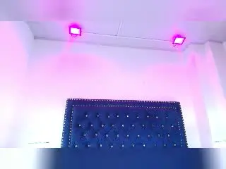 Xlovecam Nude Webcam of LeiaLaurent