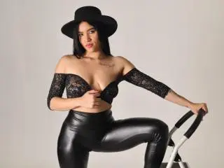 Xlovecam Free Live Porn of DaniellaPicc