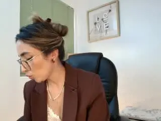 Xlovecam Free Live Porn of AdharaCooperr