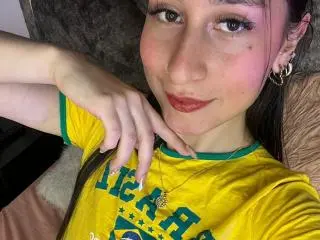 Xlovecam Adult Webcam of MaddyCarina