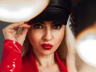 Xlovecam Sex Chat of Vixenia
