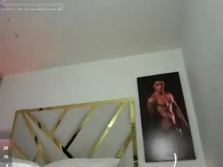 Xlovecam Free Live Porn of DevinHunter