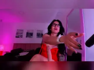 Xlovecam Watch Live Sex Cams of ZarayFeet