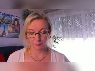 Xlovecam Best live sex cam show of XLovelyVanessa