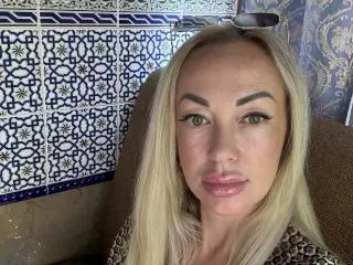 Xlovecam Private Sex Chat of MysteryLaddy
