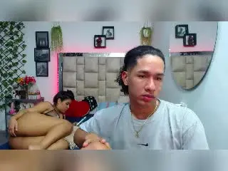 Xlovecam Free Porn Cam of MollyXDamiam