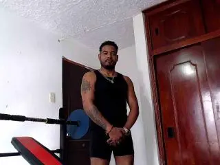 Xlovecam Sex Cam of BladeFire