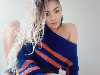 Xlovecam Sex Cam of KarenCurlyHair